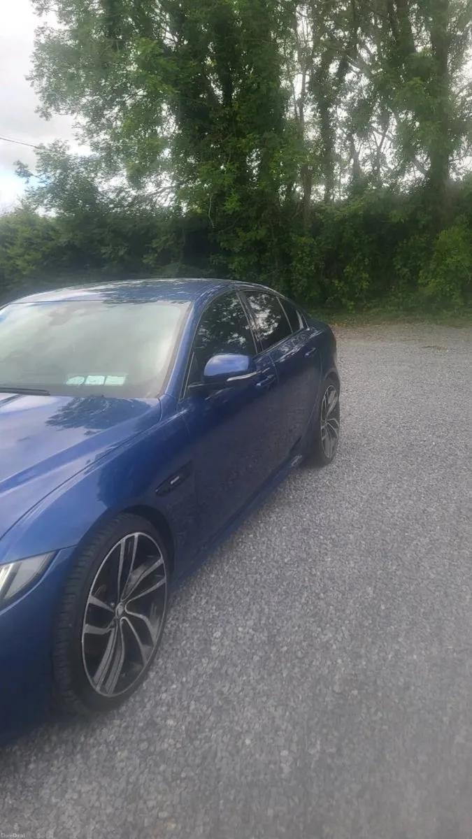 Car - Image 3