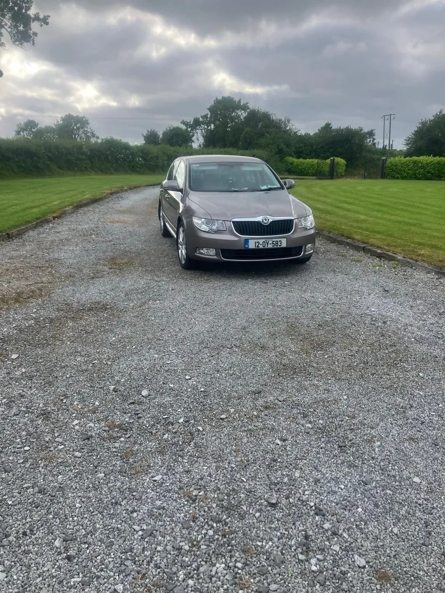 Skoda Superb 2012 - Image 1