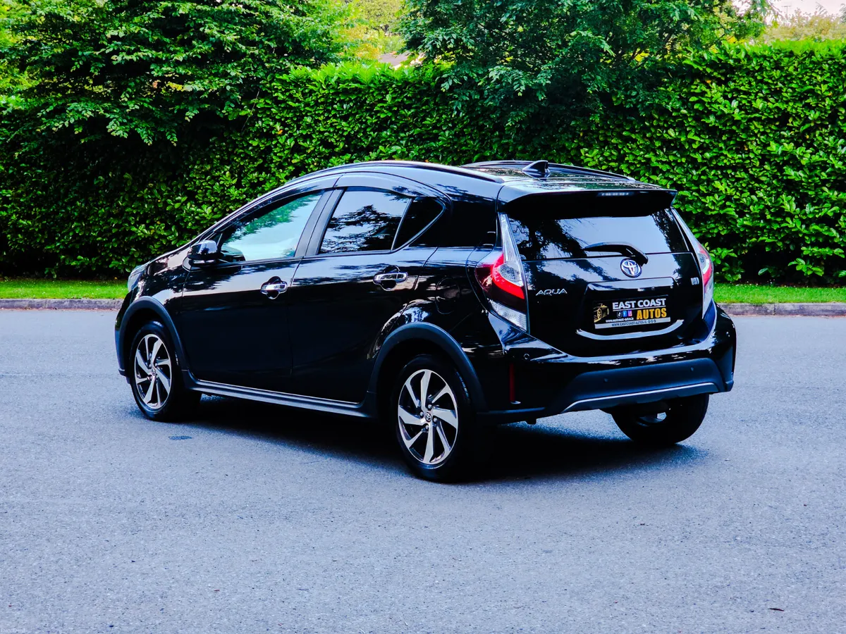 2021 Toyota Aqua Cross 1.5 Petrol Hybrid G Package - Image 6