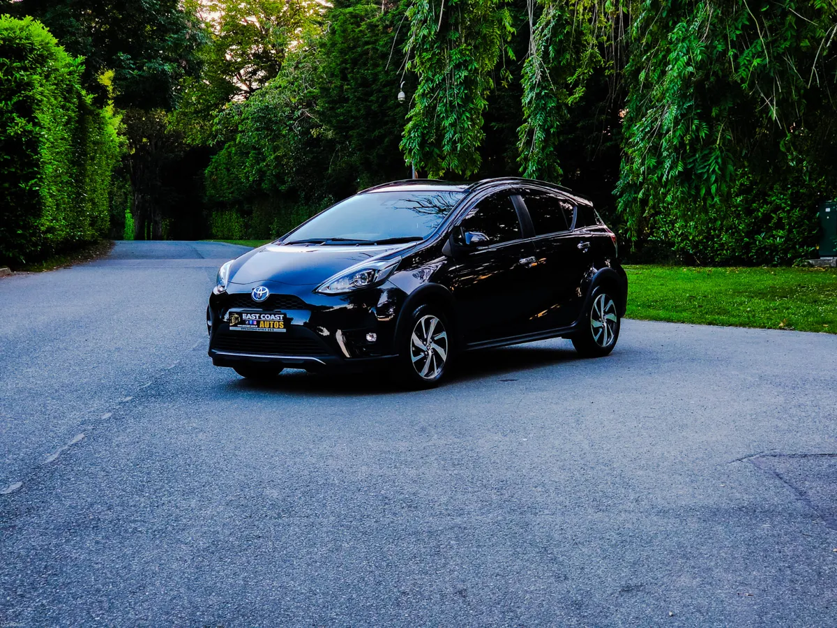 2021 Toyota Aqua Cross 1.5 Petrol Hybrid G Package - Image 5