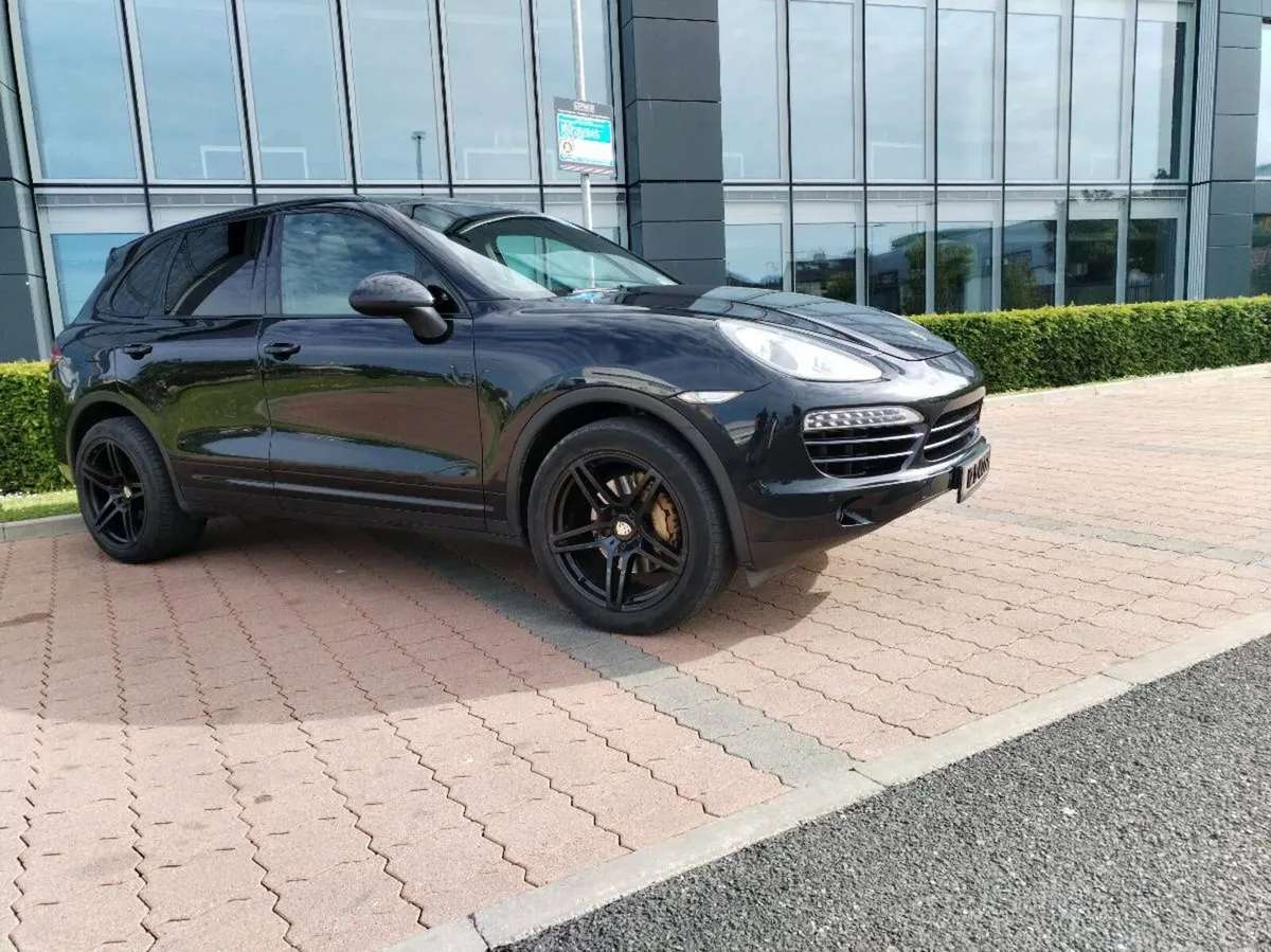 Porsche Cayenne 3.0 Disel automatic  tax 333 - Image 1