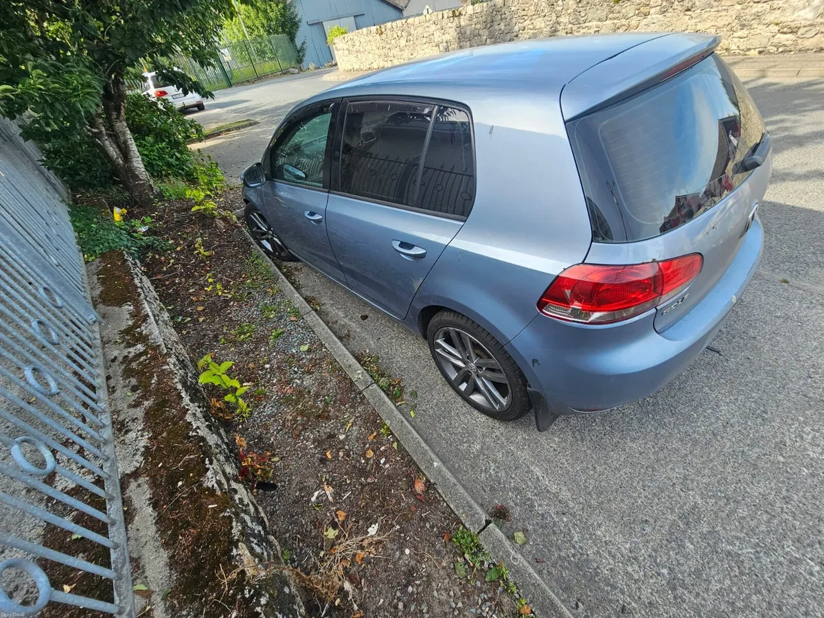 2010 Volkswagen Golf - Image 3
