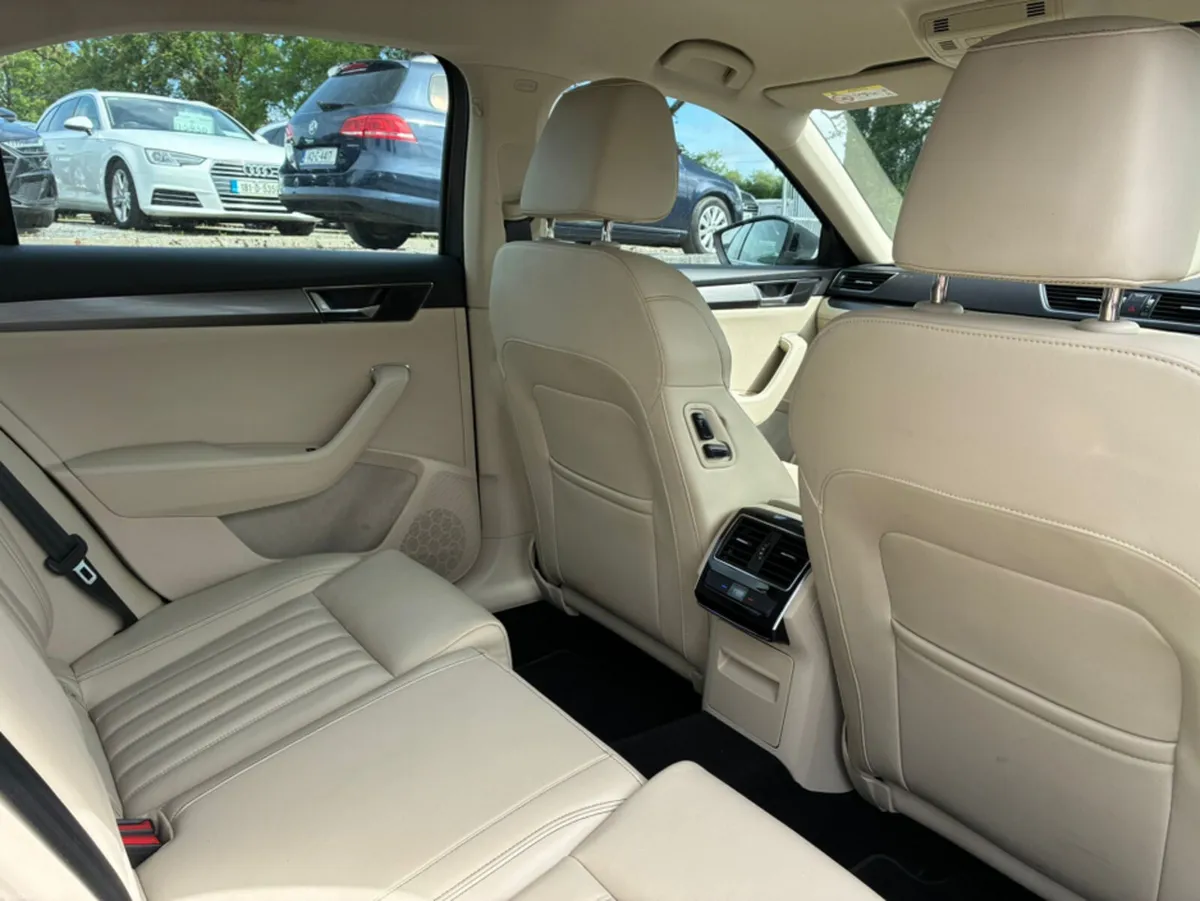 Skoda Superb STYLE 2.0 TDI 150 BHP DSG - Image 6