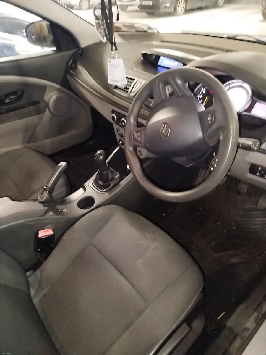 Renault Fluence 2011 - Image 6