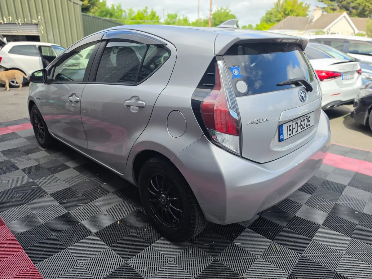 Toyota Aqua 2015 - Image 2
