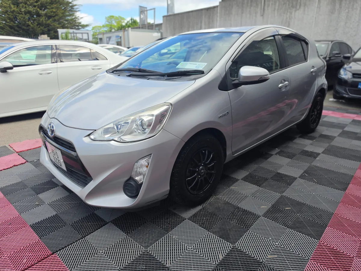 Toyota Aqua 2015 - Image 3