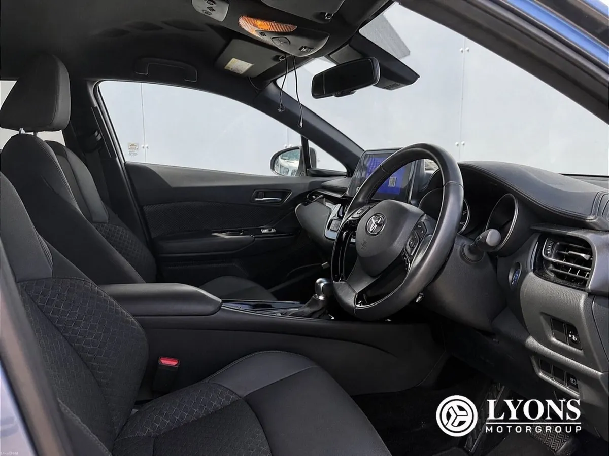 Toyota C-HR 1.8 HYBRID SPORT - Image 3