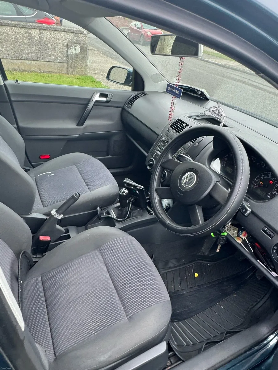 Car - Image 4