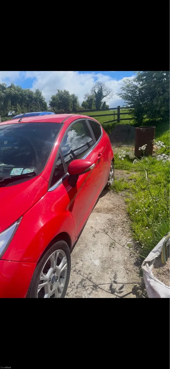 Red ford fiesta - Image 2