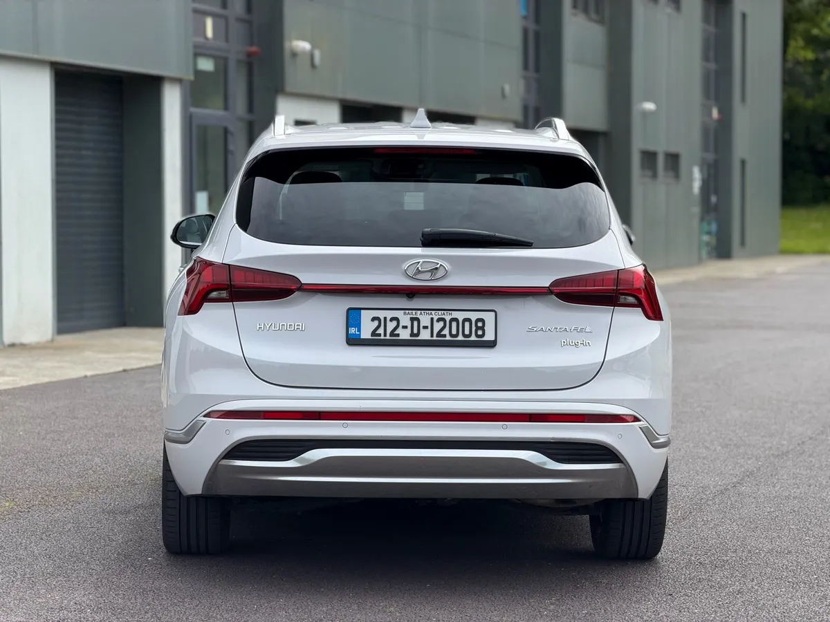 2021 Hyundai Santa Fe Plug-In Hybrid🚗 Low mileage - Image 4