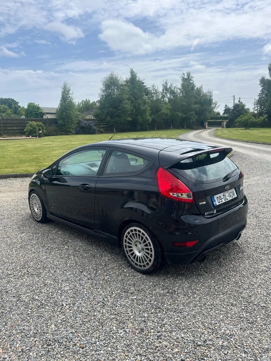 1.6 Fiesta Zetec S - Image 2