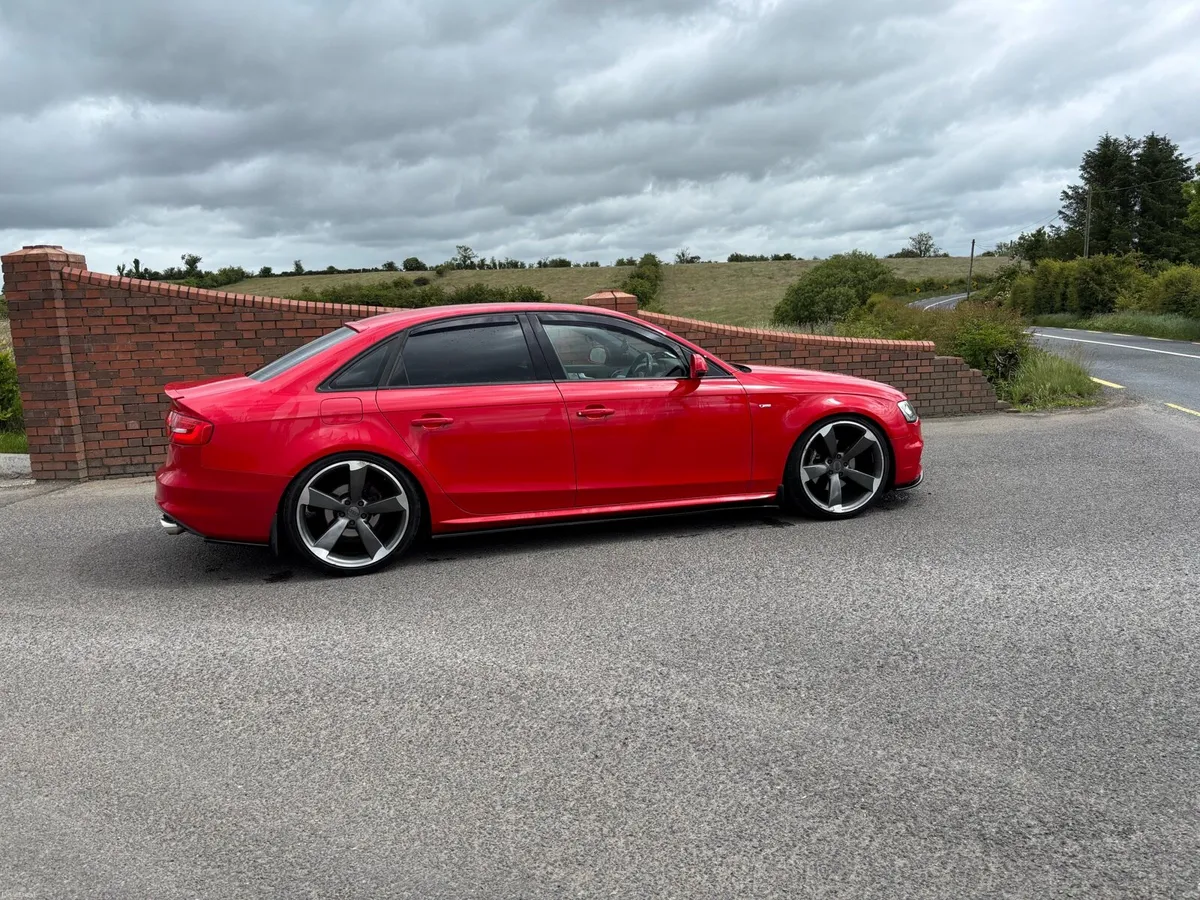 A4 Audi S-Line Black Edition - Image 4