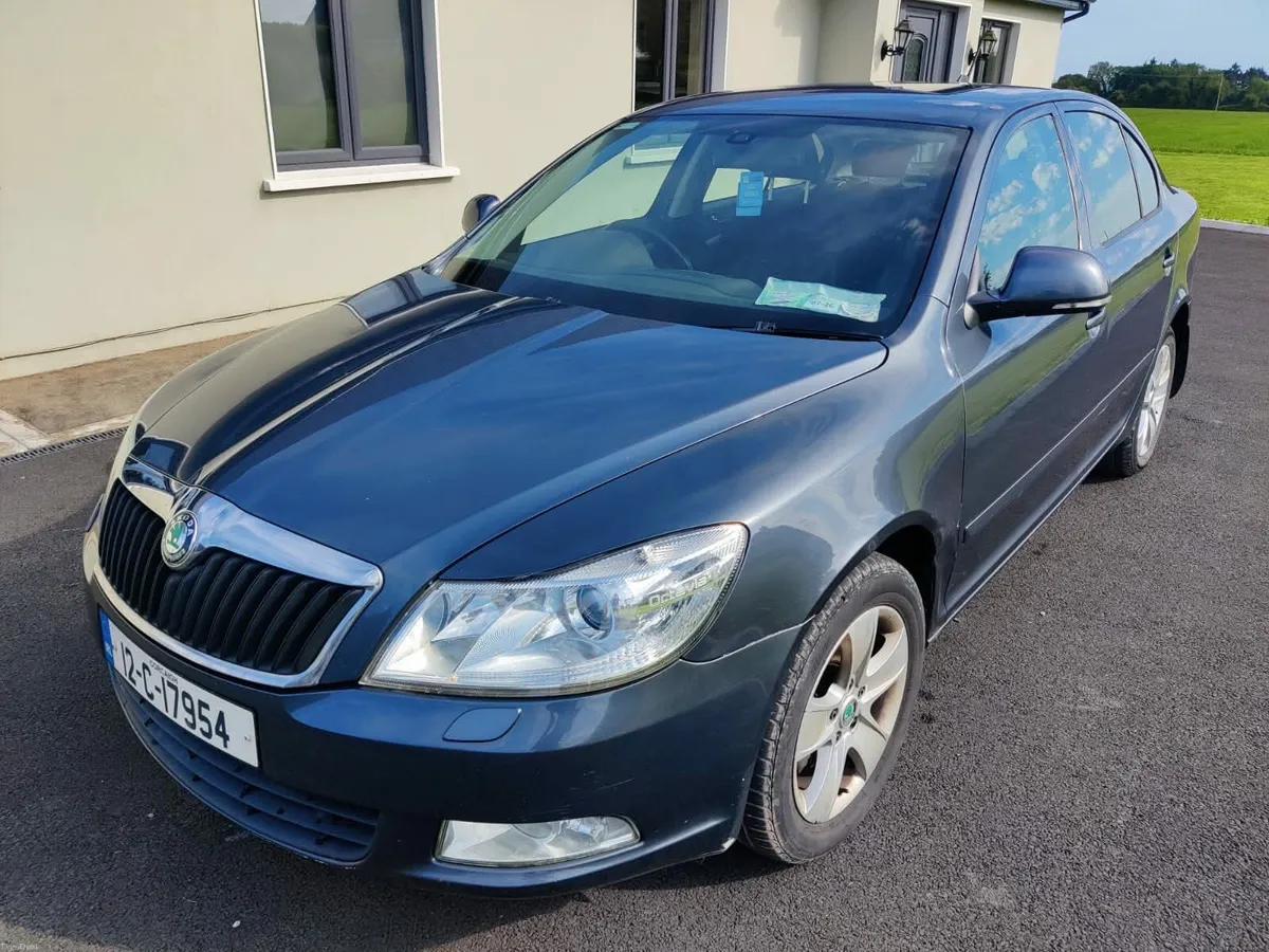 Skoda Octavia 2012 - 2.0 TDI CR Elegance Diesel - Image 1