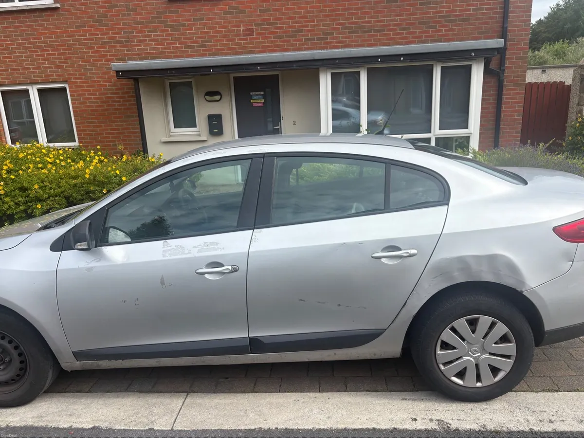 Renault Fluence 2011 - Image 2