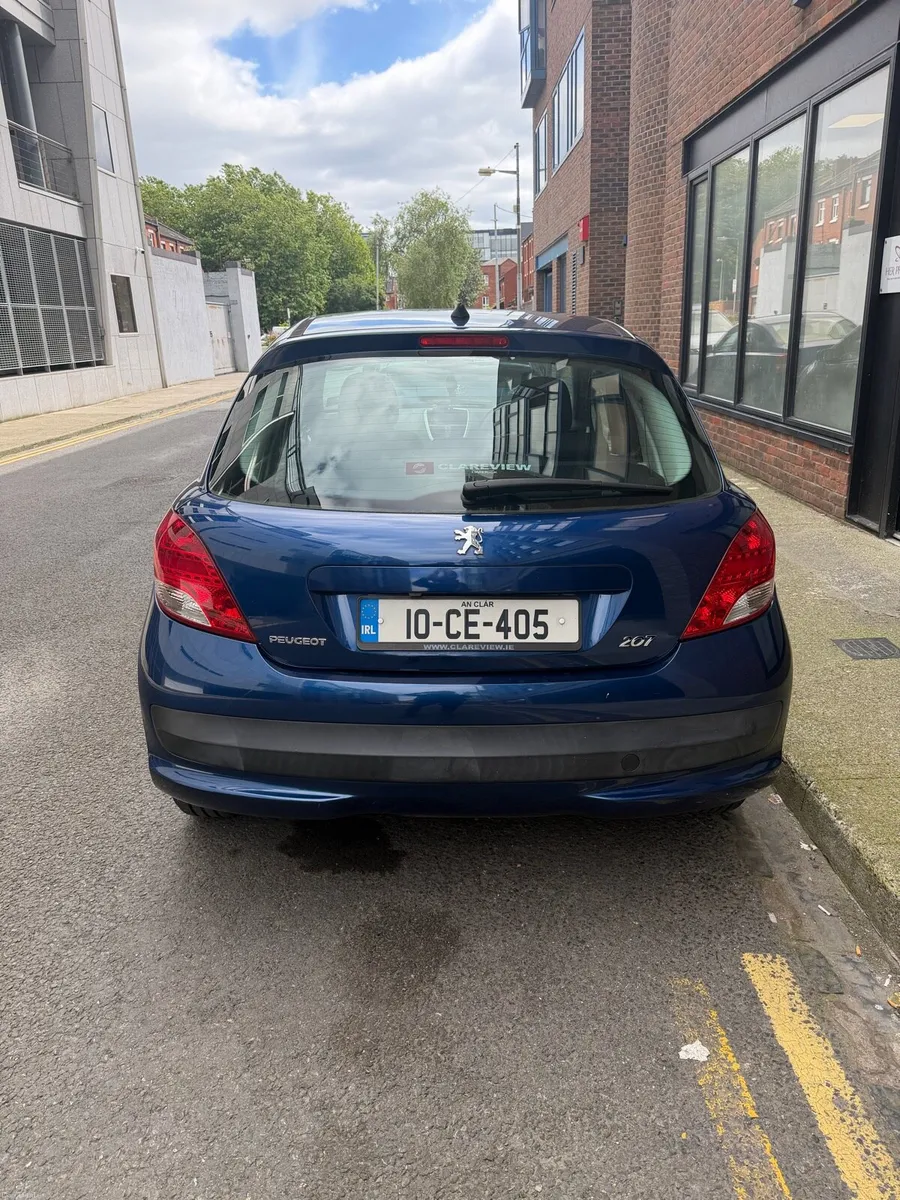 Car - Image 4