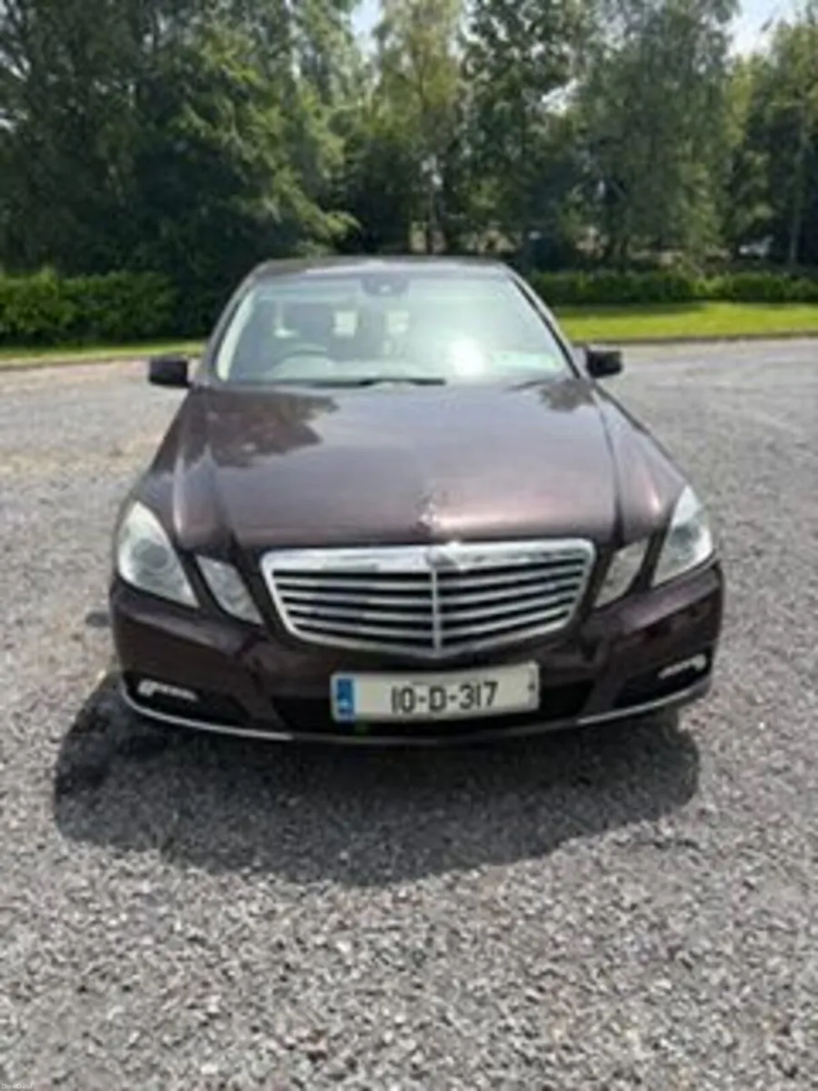 Mercedes-Benz E-Class 2010 - Image 2