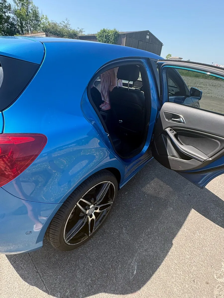 2017 Mercedes-Benz A-Class A180 Automatic - Image 4
