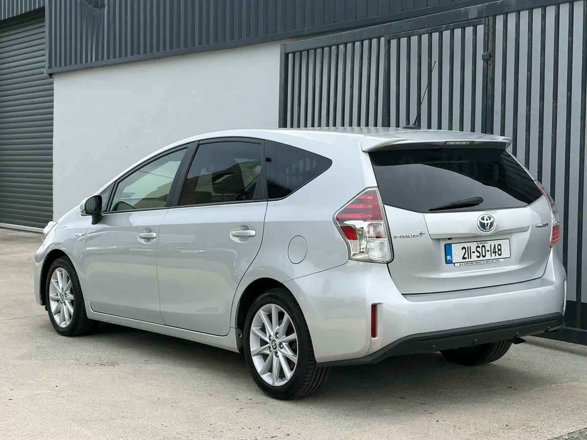 Toyota Prius 7 seater - Image 3