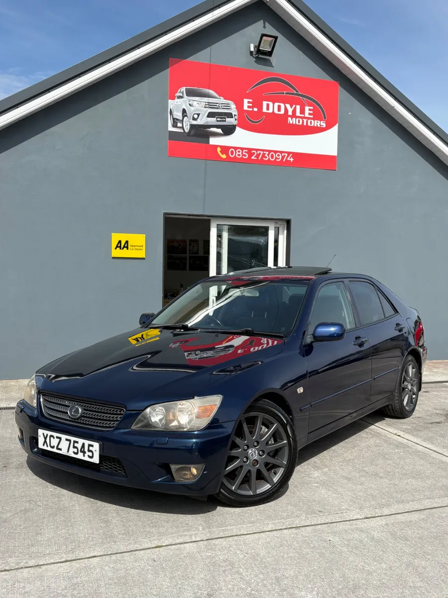 Lexus IS 2004 Sport Manual - Image 1