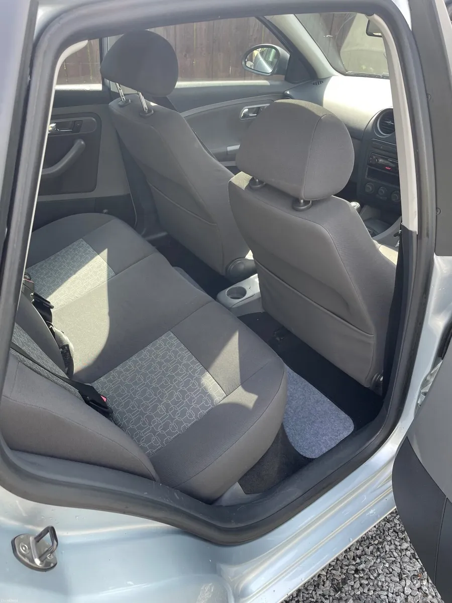 SEAT Ibiza 2009 - Image 2