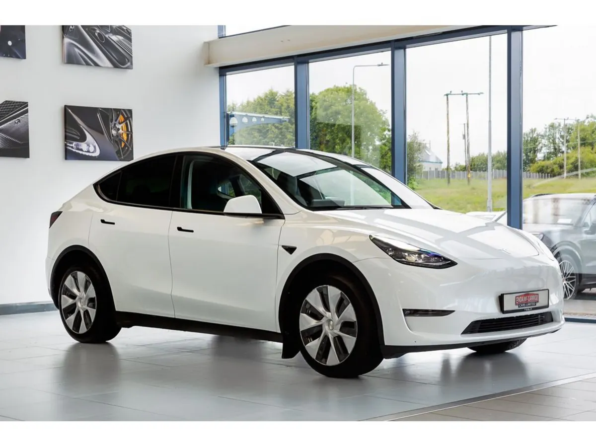 Tesla Model Y Long Range AWD - Image 3