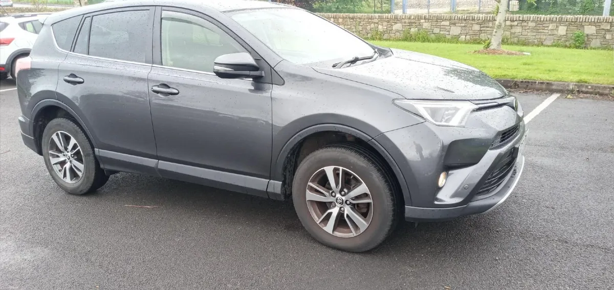 Toyota RAV4 2017 - Image 6