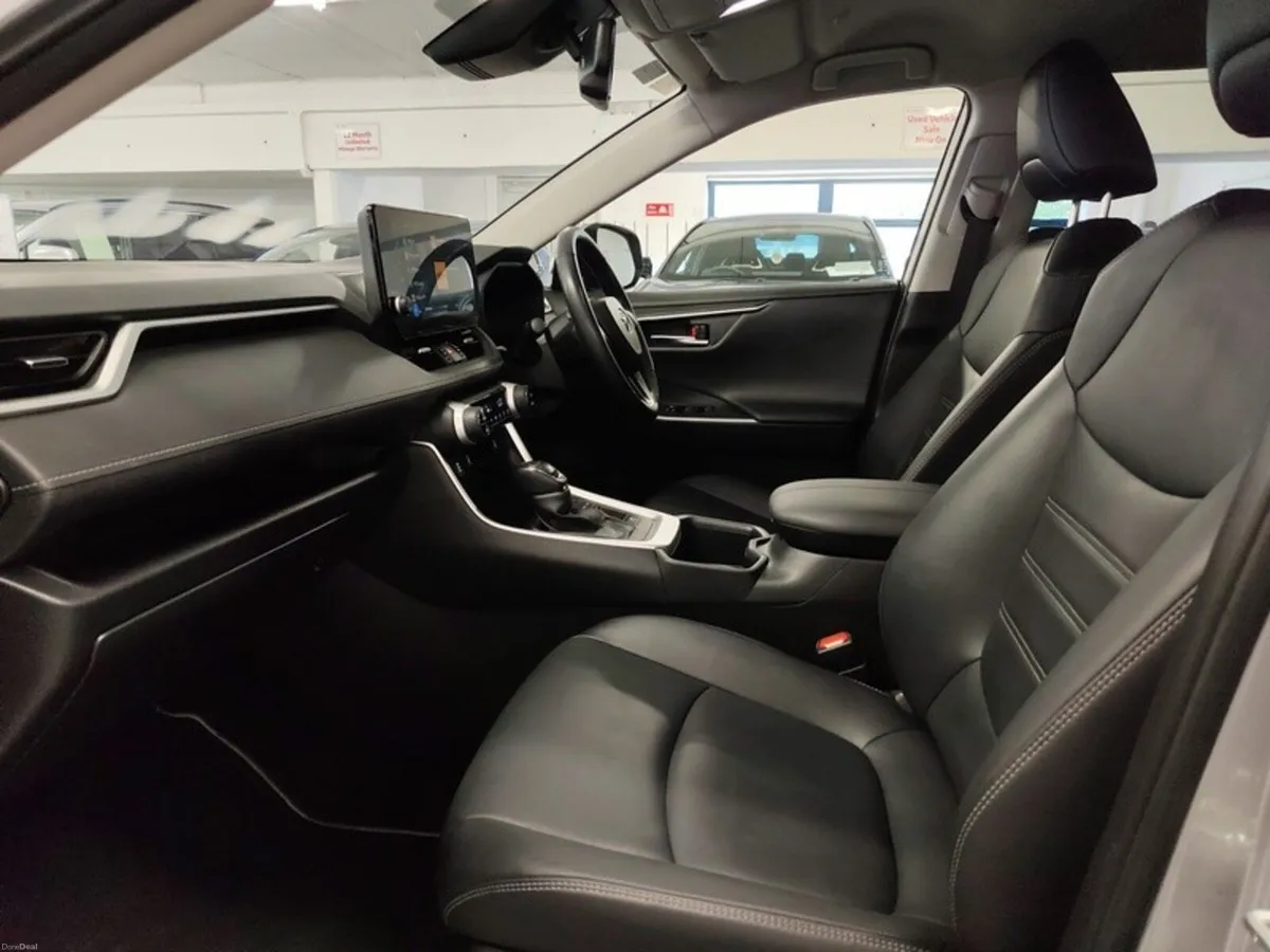 Toyota RAV4 HYBRID SOL - Image 6
