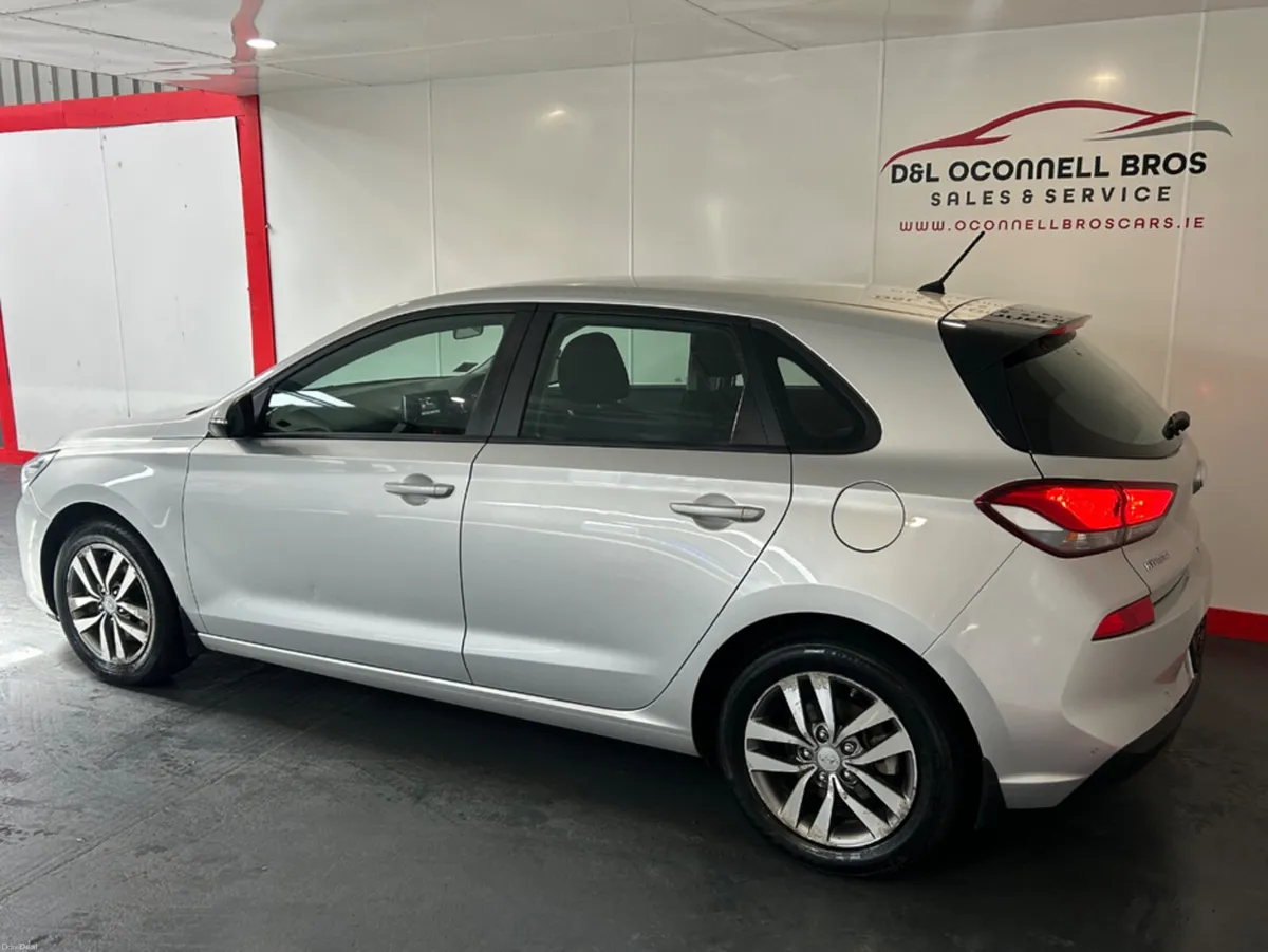 Hyundai i30 I 30 DELUXE 5DR - Image 2