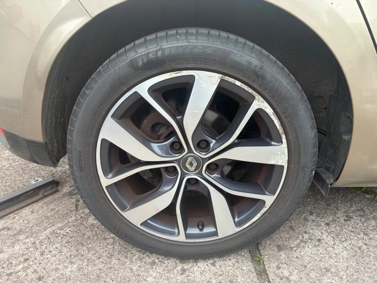 Renault Megane DYNAMIQUE S NAV DCI 110 4DR - Image 4