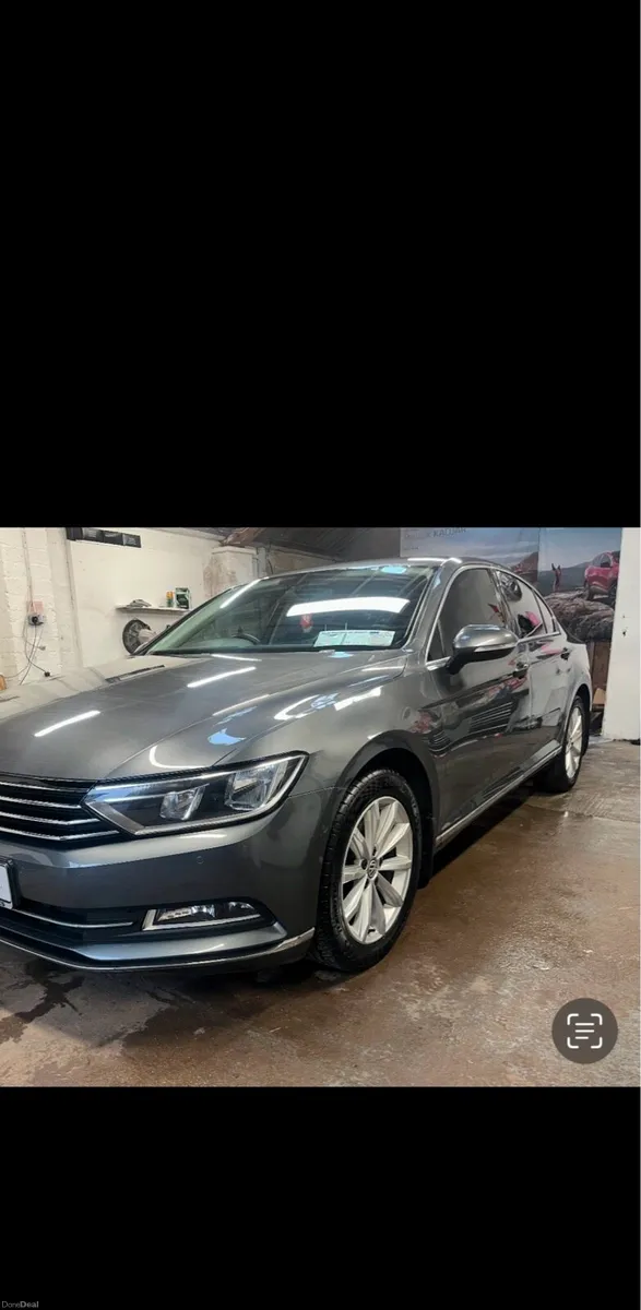 Volkswagen Passat - Image 1