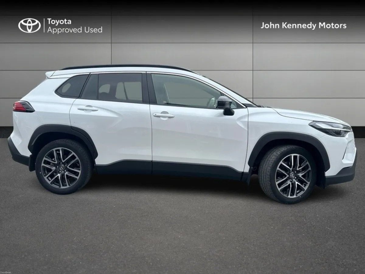 Toyota Corolla Cross HYBRID SPORT - Image 3