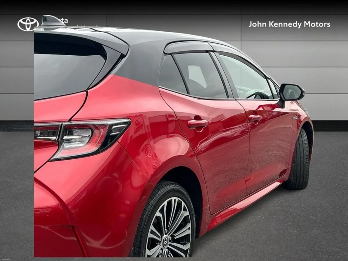 Toyota Corolla HYBRID L/SPORT HB - Image 2