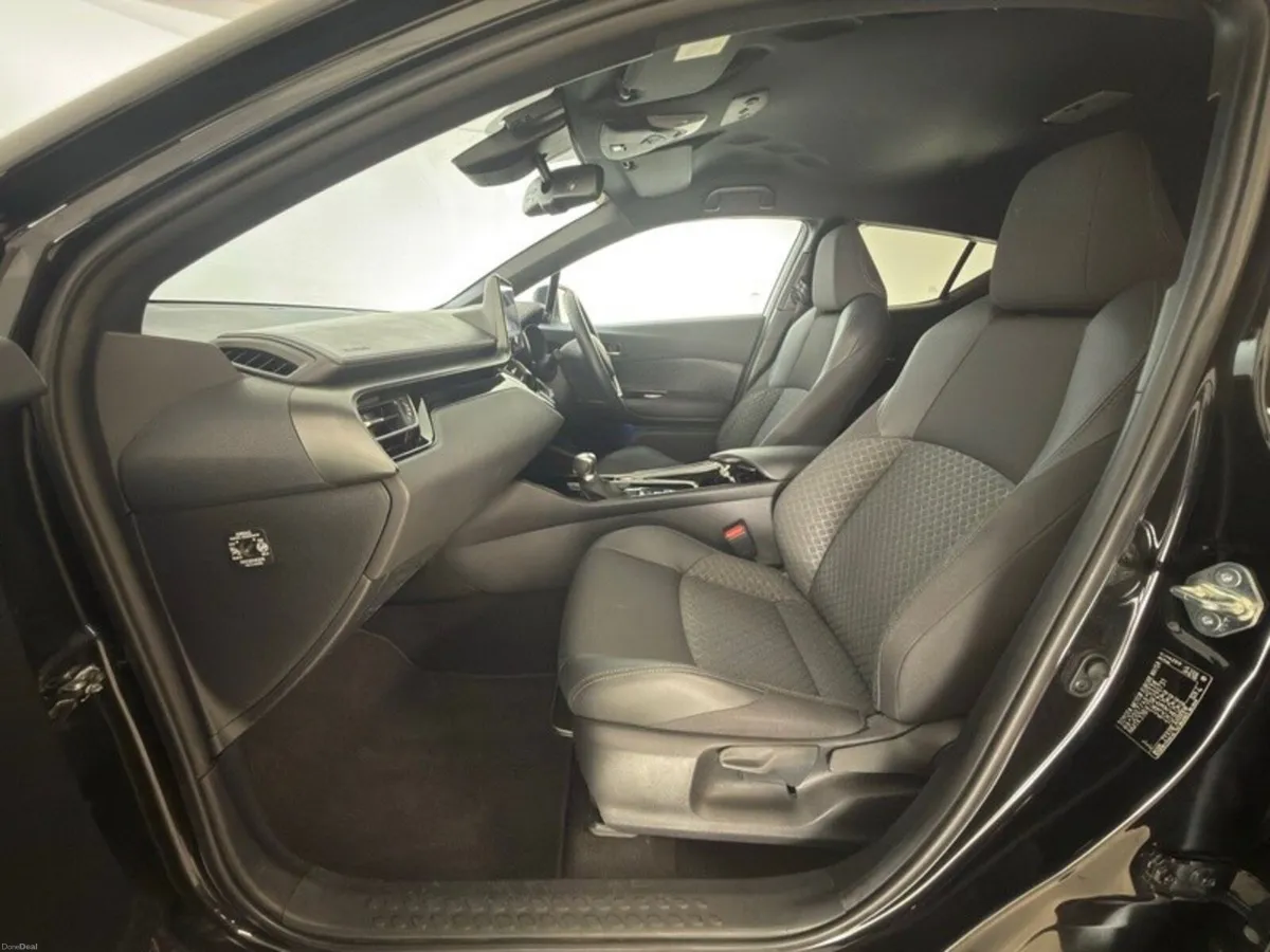 Toyota C-HR Sport Hybrid - Image 6