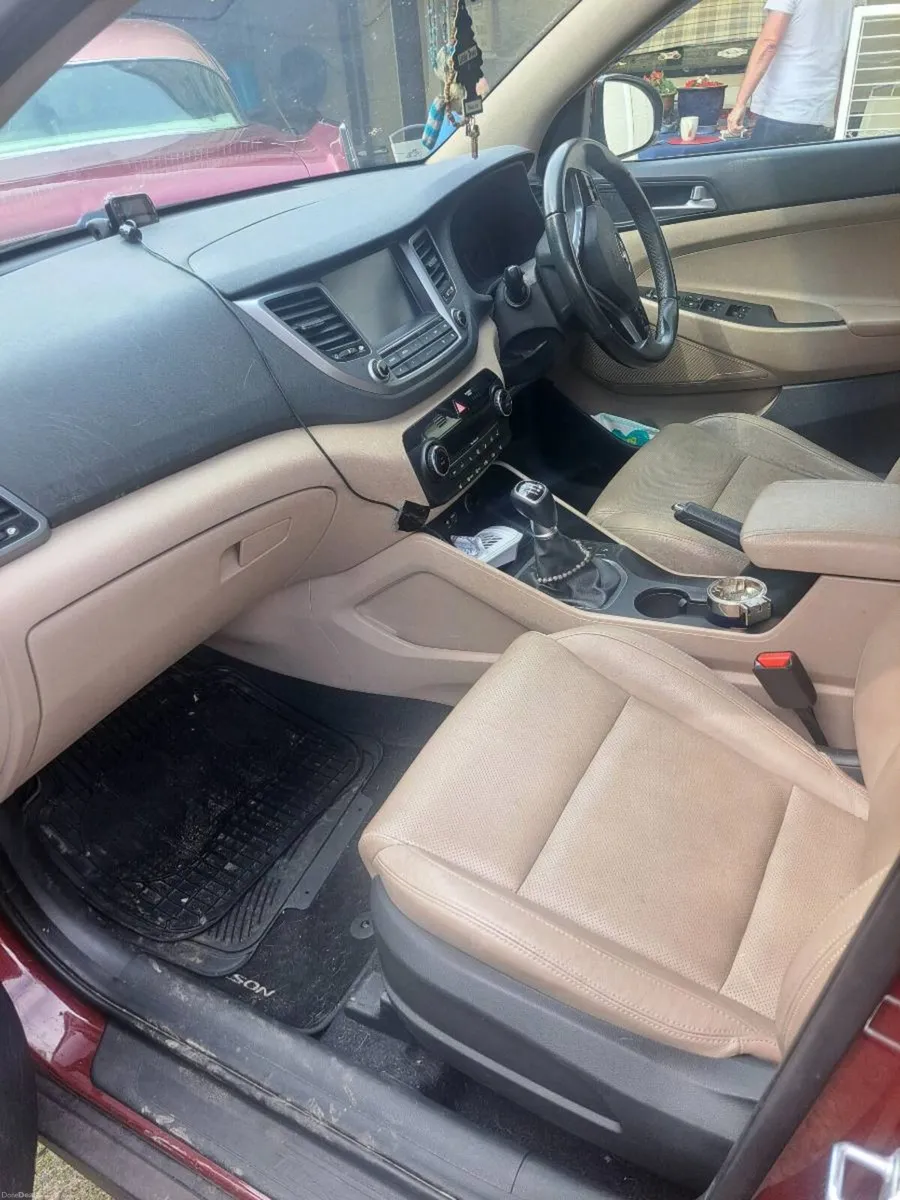 Car - Image 5