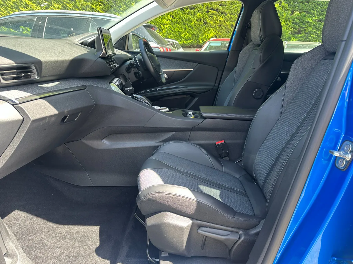 Peugeot 3008 1.5 BlueHDi 130bhp Allure Auto - Image 4