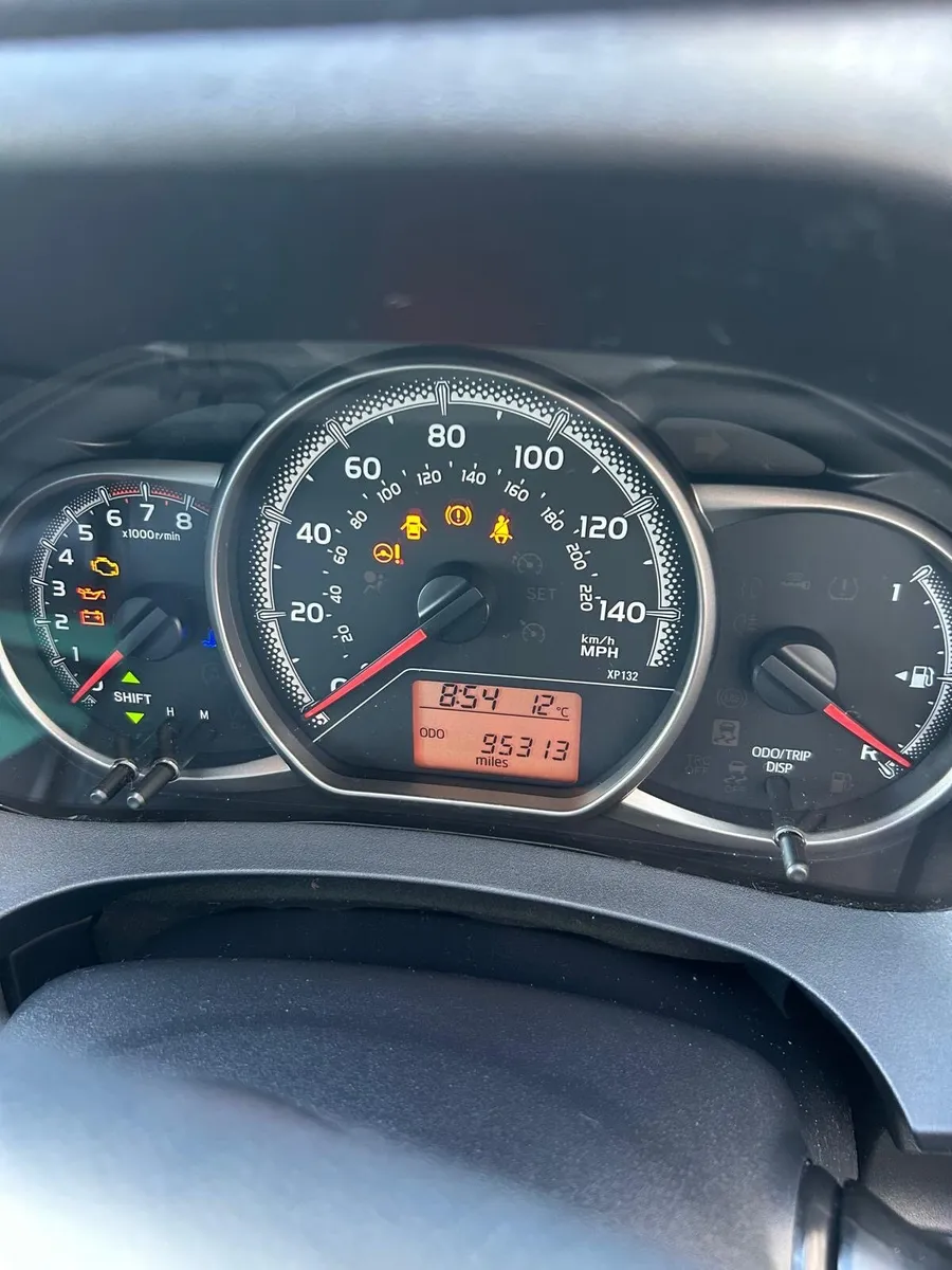 Toyota Yaris - Image 5