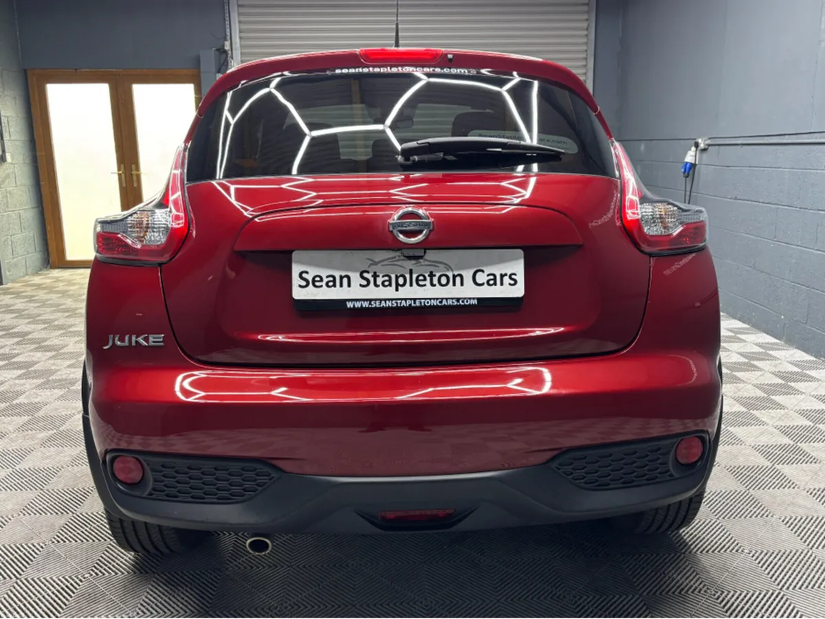 Nissan Juke 1.6 SV PREMIUM CVT AUTO 4DR - Image 4