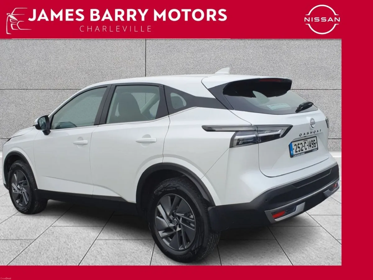 Nissan Qashqai 1.3 PET MILD HYBRID SV + COLD PACK - Image 4
