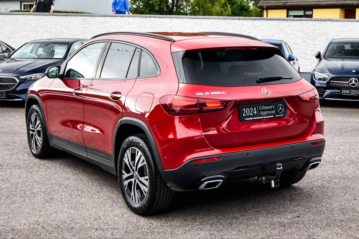 Mercedes-Benz GLA 180d Progressive Night Pack Auto - Image 3