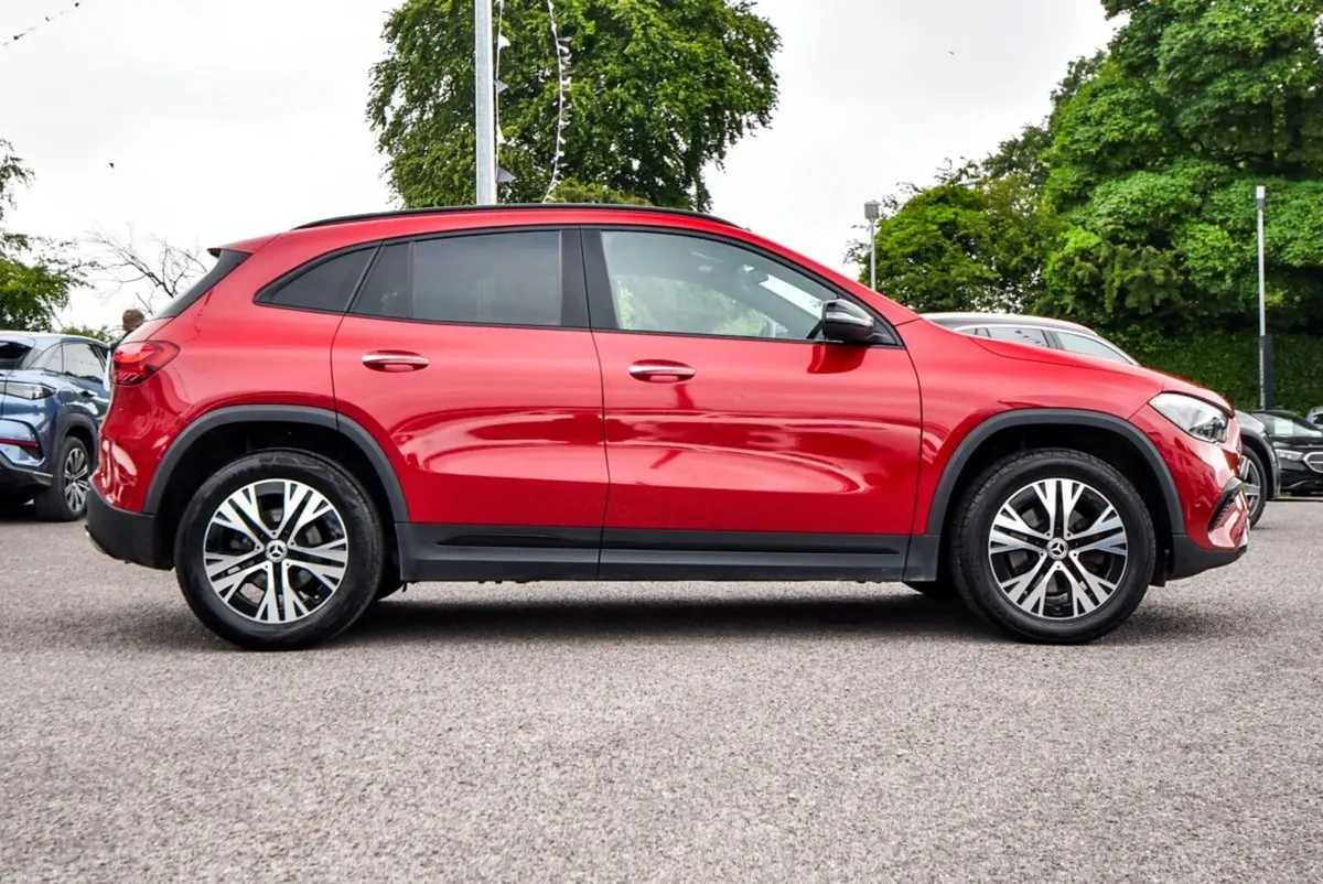 Mercedes-Benz GLA 180d Progressive Night Pack Auto - Image 4