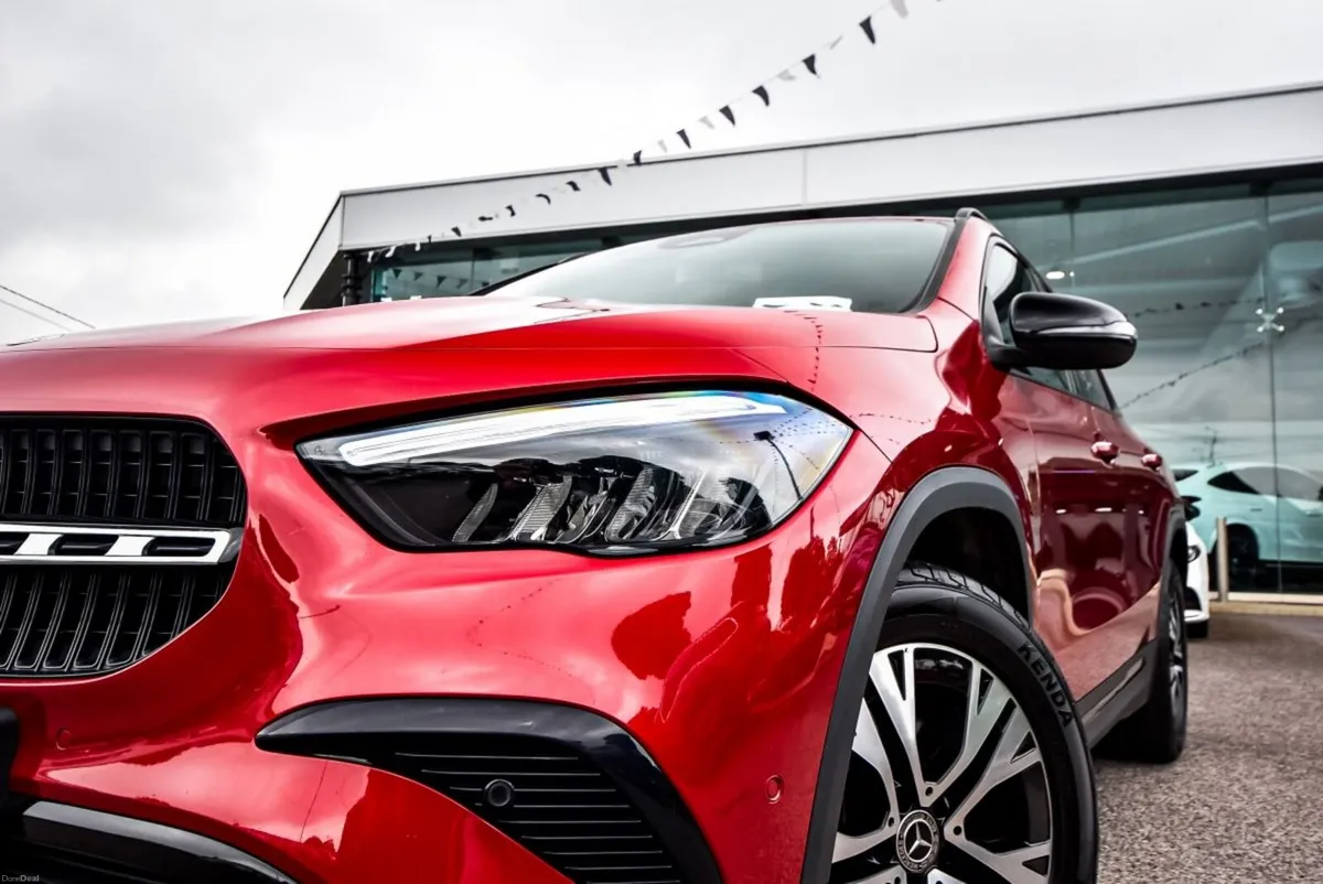 Mercedes-Benz GLA 200d Progressive Night Pack Auto - Image 5