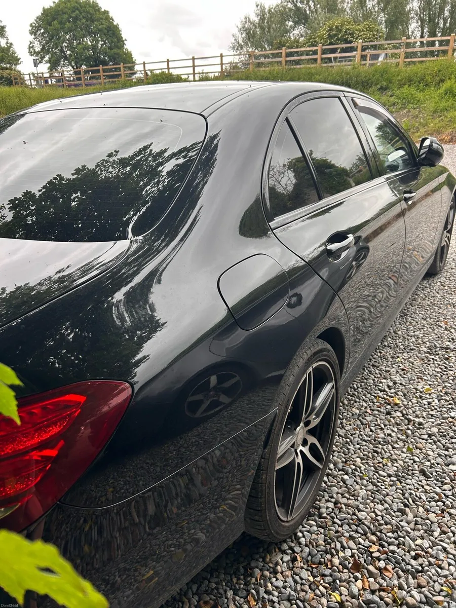 Car - Image 3