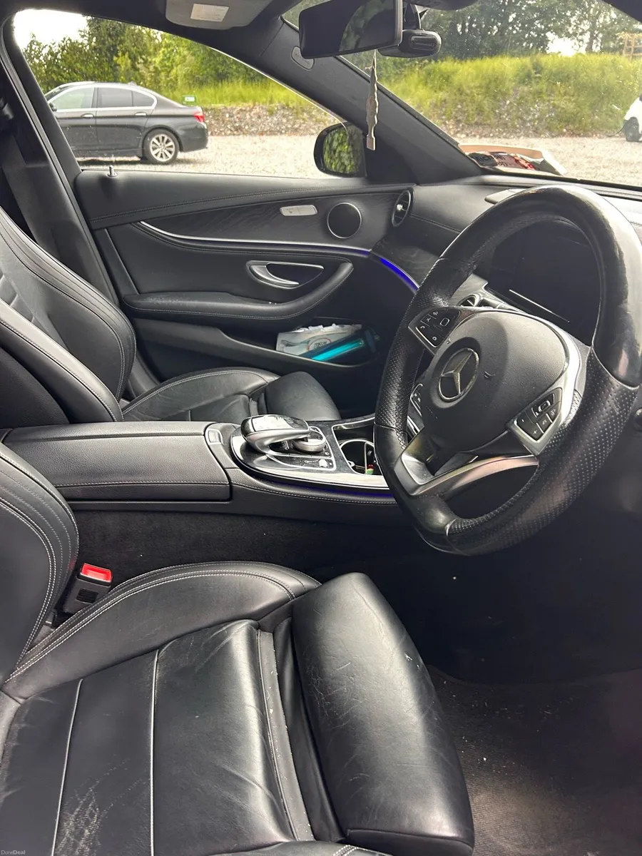 Car - Image 5