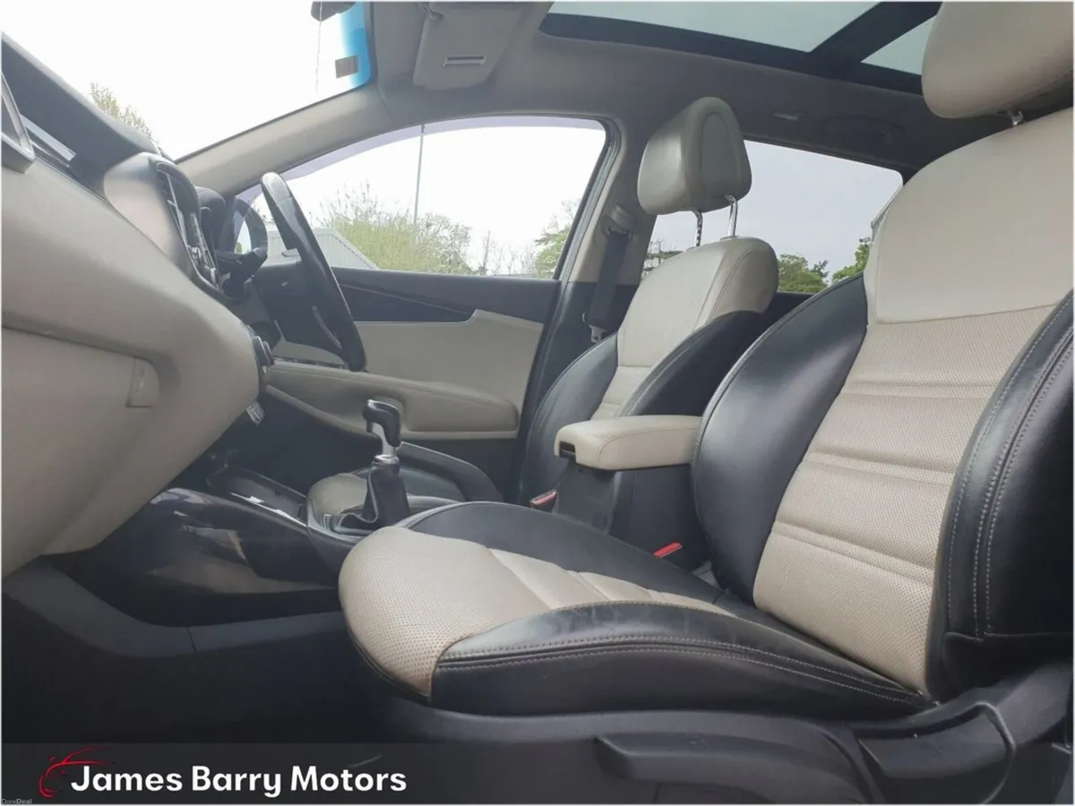 Kia Sorento 2.2 7 SEATER  Platinum AWD - Image 4