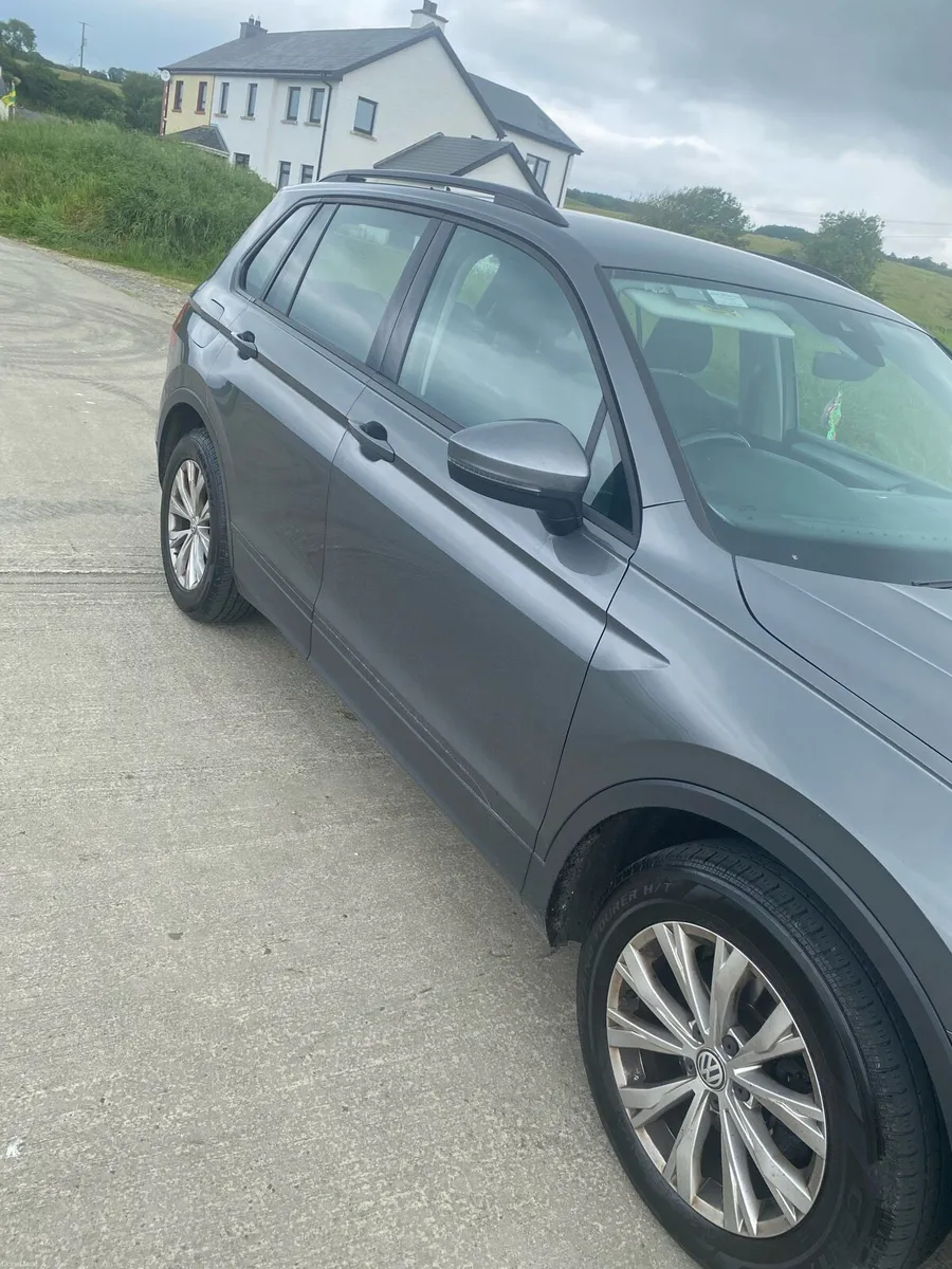 16 Volkswagen Tiguan - Image 3