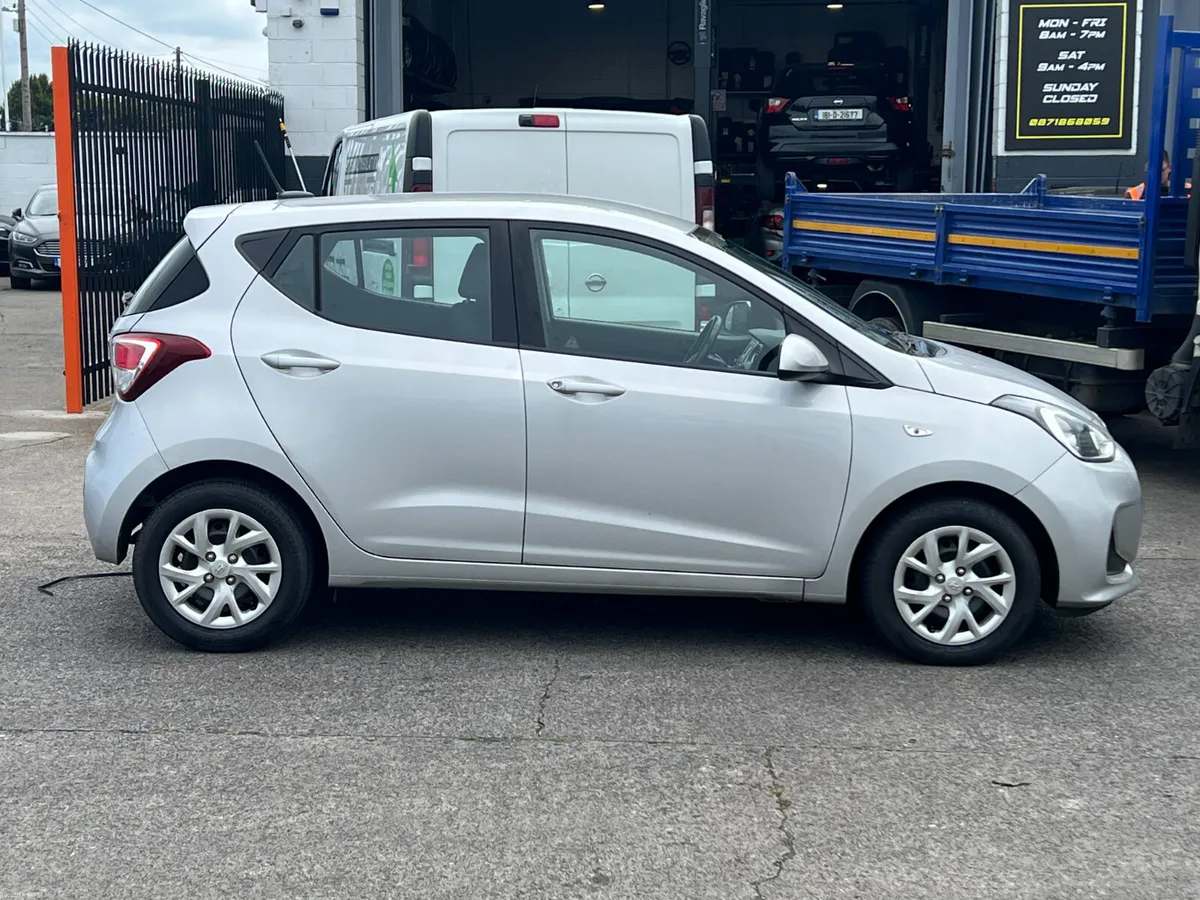 Hyundai i10 1.2  Classic Auto - Image 2