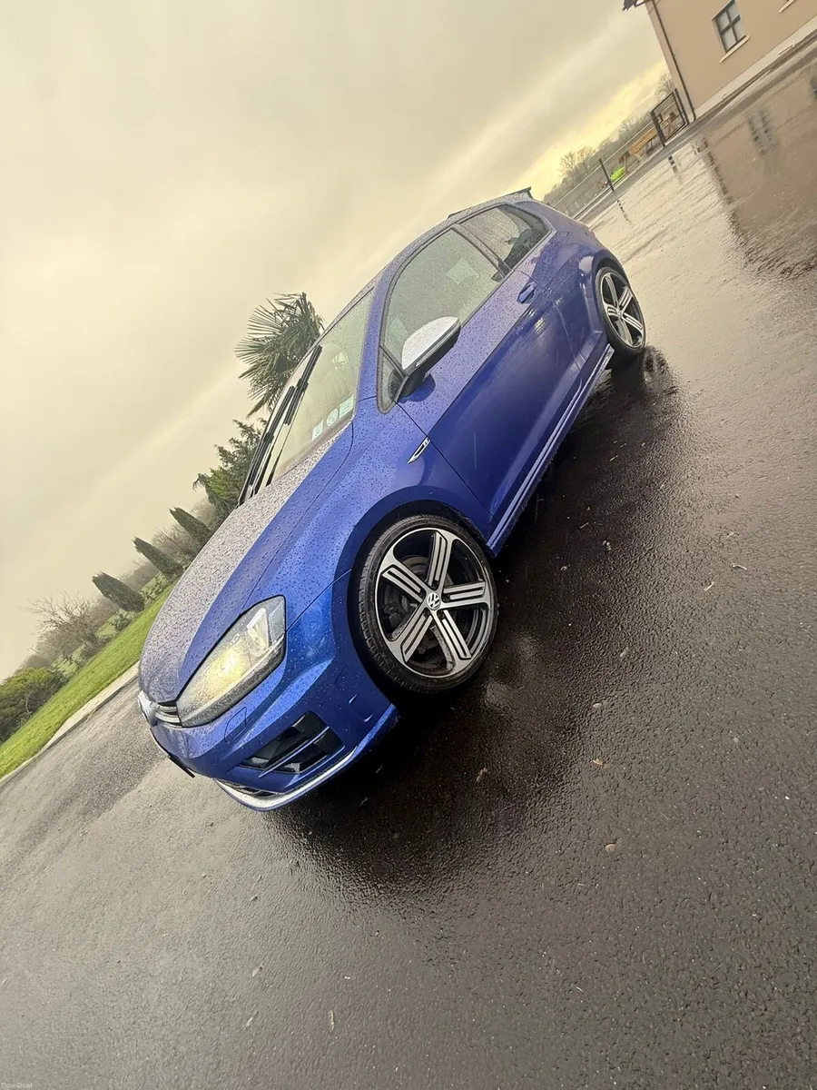 VW GOLF R  300 bhp 2.0 tsi dsg - Image 2