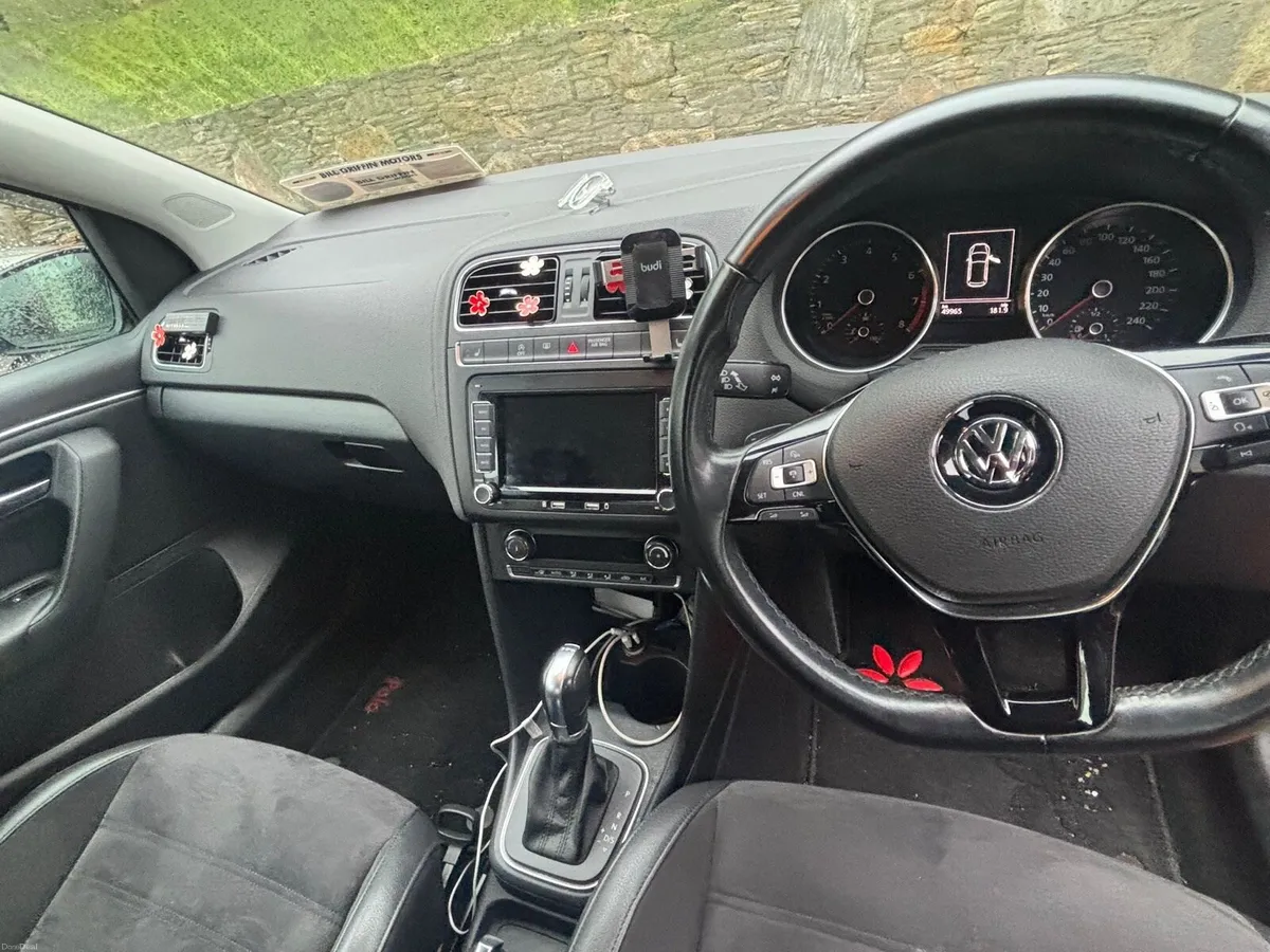 Volkswagen Polo Highline - Image 6
