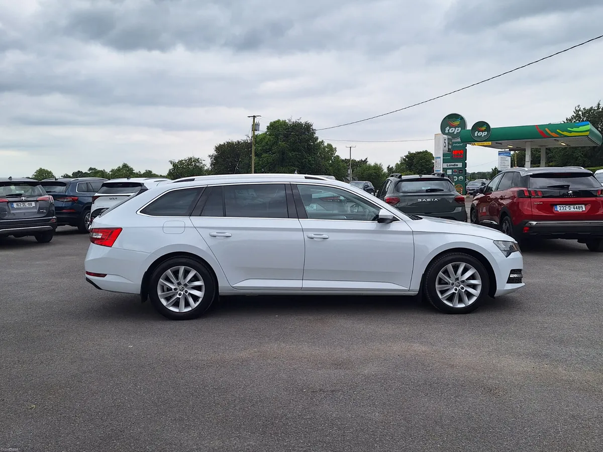 Skoda Superb Combi  2.0 TDI *High Spec/Heated Seat - Image 2