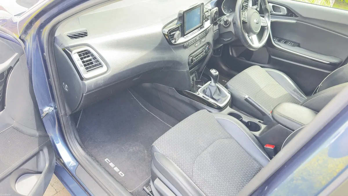 Kia Ceed 2019 - Image 5